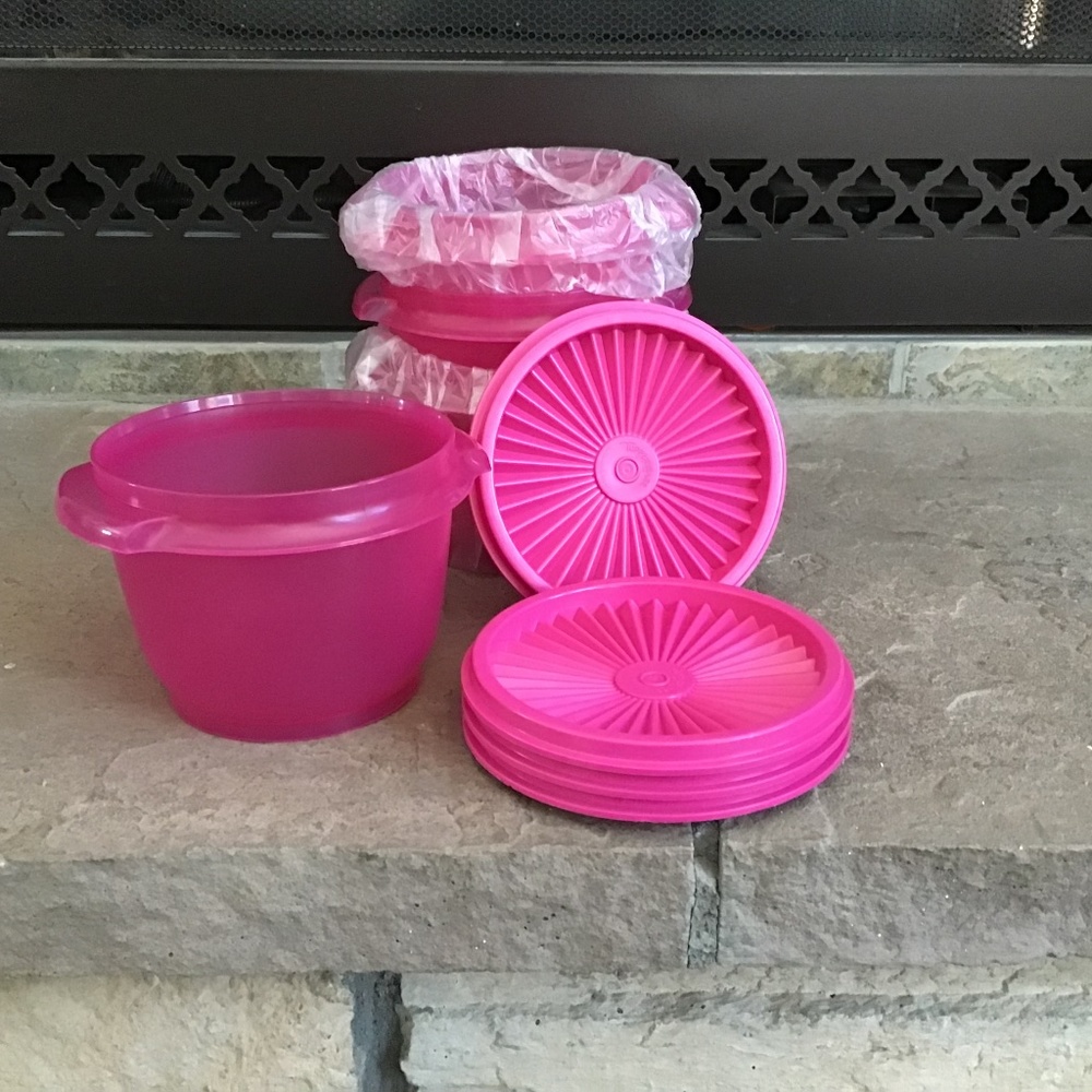 Tupperware set of 4